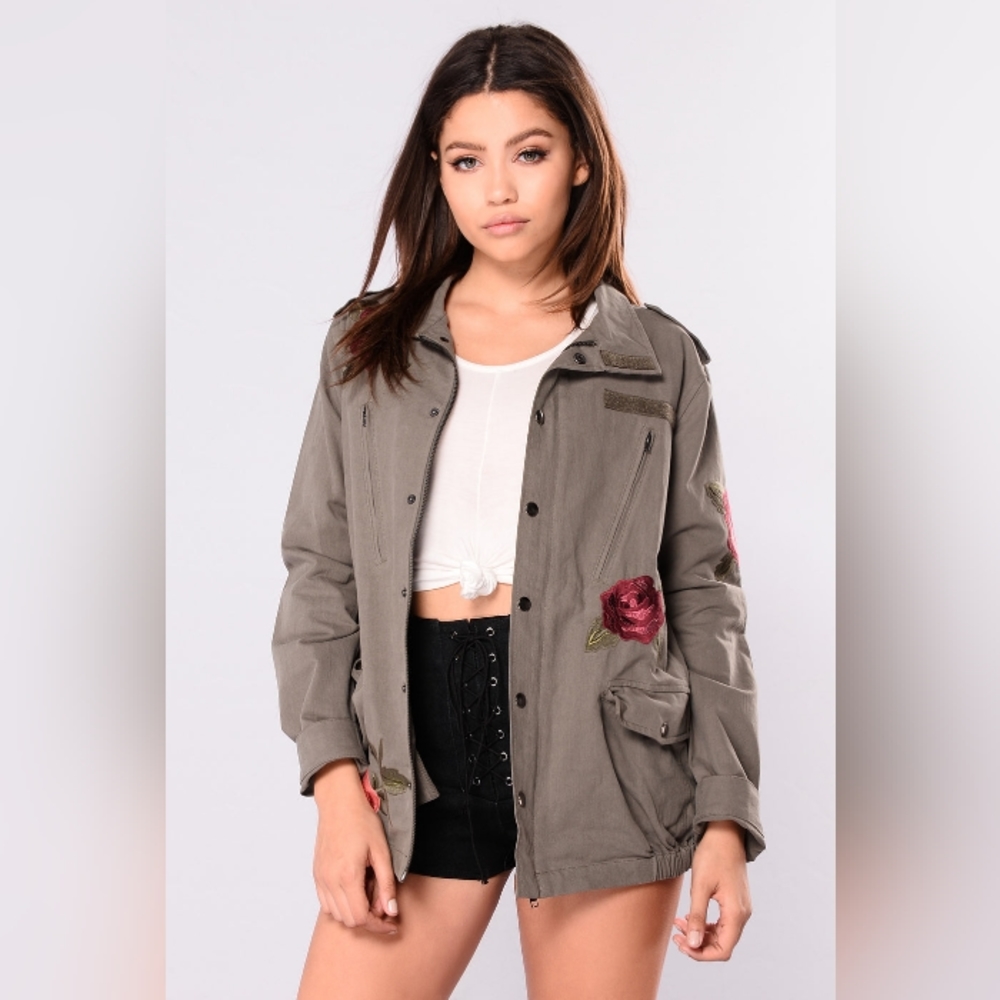 GUILD khaki green jacket with roses 🌹